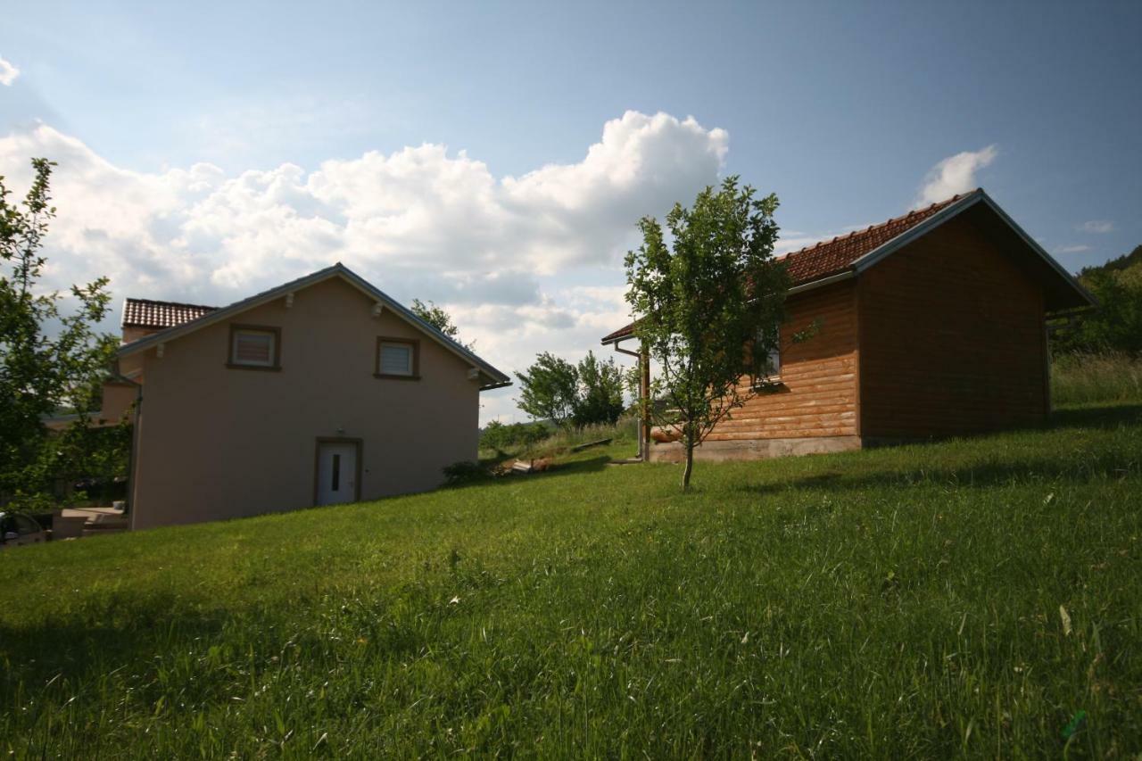 Holiday House Leona Otočac Exteriör bild