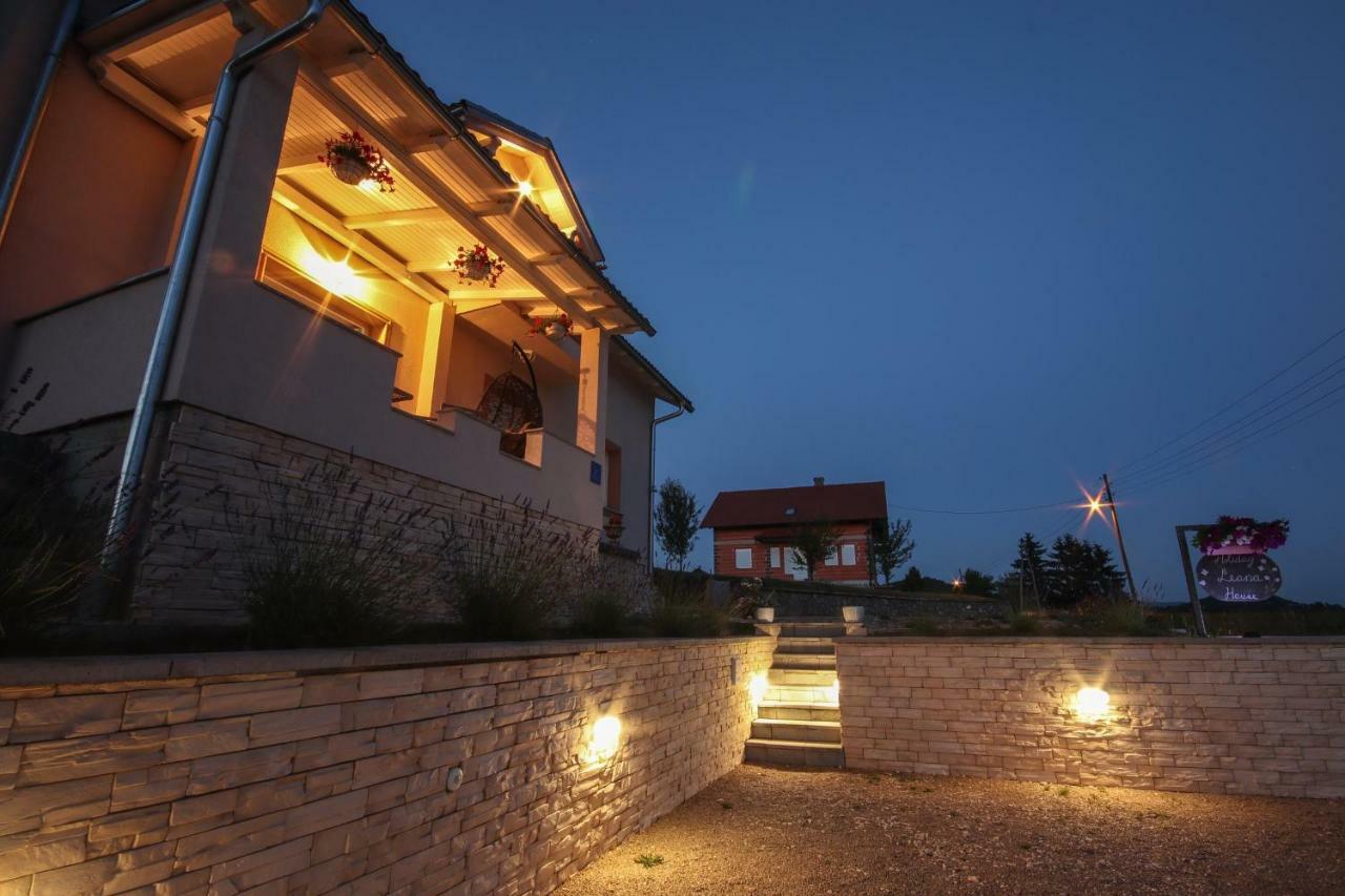 Holiday House Leona Otočac Exteriör bild